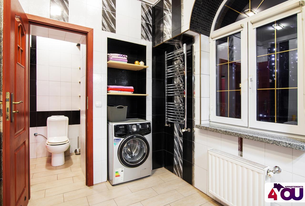 4You Apartaments Лвив Екстериор снимка
